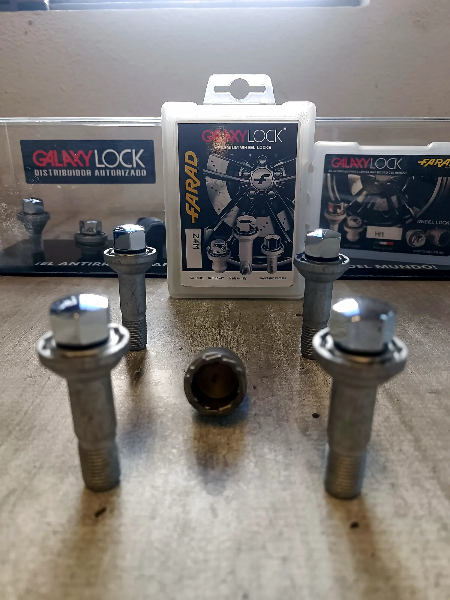Birlo Z4/M CROME<br>ES17 M14X1.5